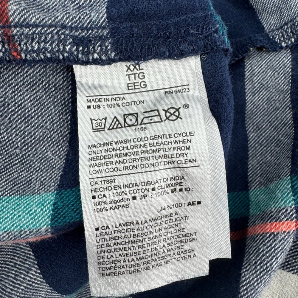 Old Navy The Classic Plaid button down shirt - Picture 5 of 5